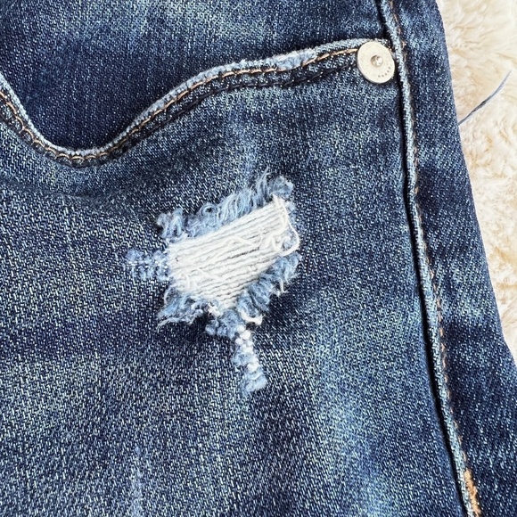 BLANK NYC Tomboy Distressed Boyfriend Jeans Medium Wash Size 24 - Picture 12 of 16